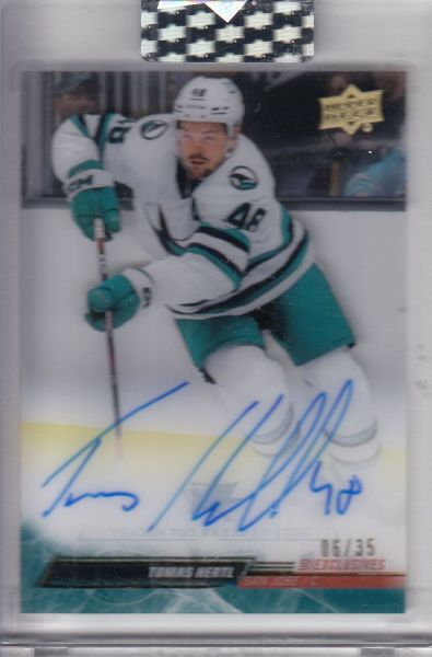 AUTO karta TOMÁŠ HERTL 22-23 Clear Cut Exclusives /35